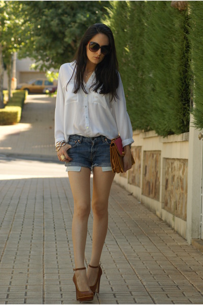 heels and shorts outfit