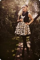 black vest - light yellow dress