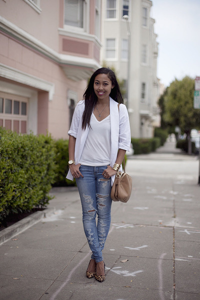 white blazer with blue jeans