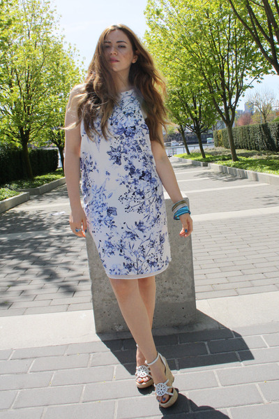 zara blue and white dress