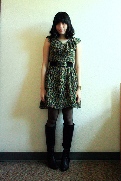 Green Fashion Belts on Green Fashion Lab Dress Black Aerosoles Shoes Black Singapore Belt