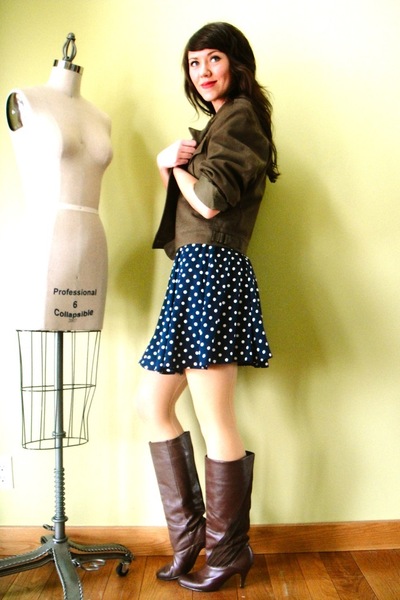 vintage dress with boots