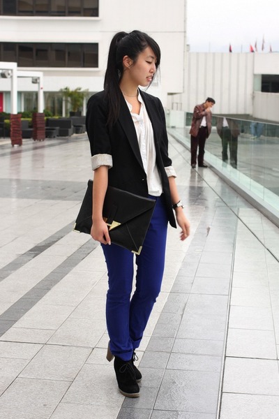 Black Cotton On Boots, Blue Forever 21 Jeans, Black Zara