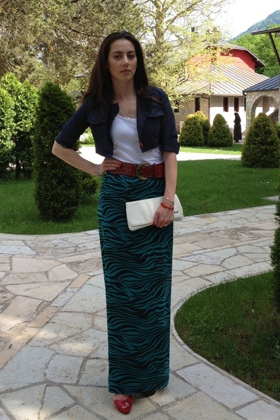 green dress red heels