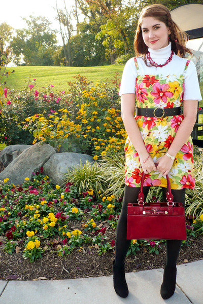 Juicy Coutur
e | Designer Dresses - Velour Sets - Designer Handbags