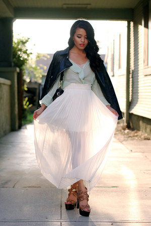 mint blouse Alana Hale blouse - leather jacket Modekungen jacket