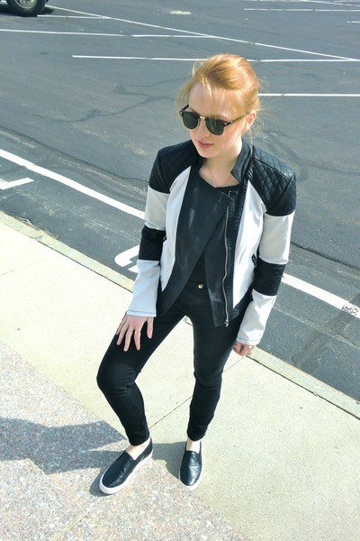 sam edelman black slip on sneakers