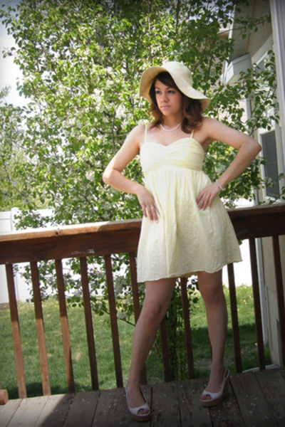 white sundress forever 21