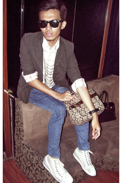 Blue-uniqlo-jeans-white-diesel-shoes-gray-yves- Blue-uniqlo-jeans-white-diesel-shoes-gray-yves-